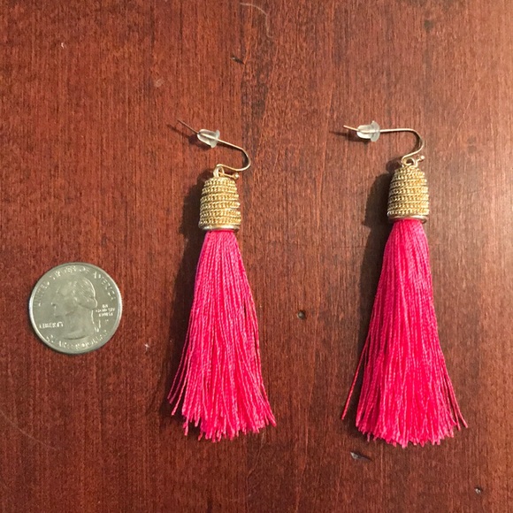 💗 SOLD Hot Pink Tassel Earrings NEW!! 💗 - Picture 2 of 4